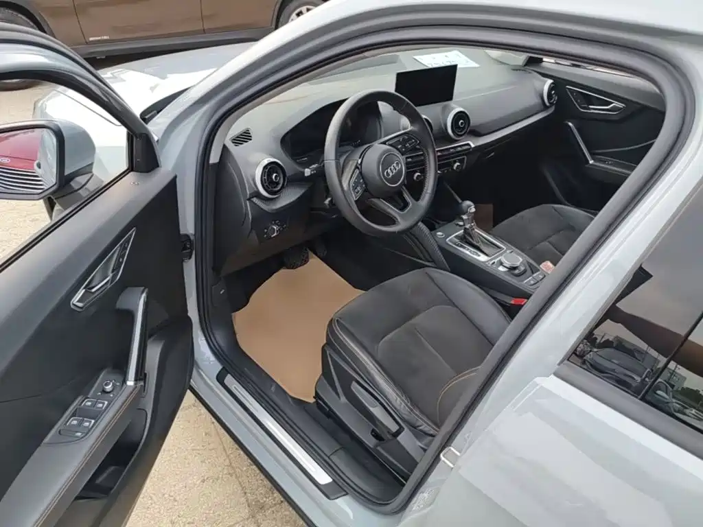 Audi Q2L e-tron — миниатюра 16