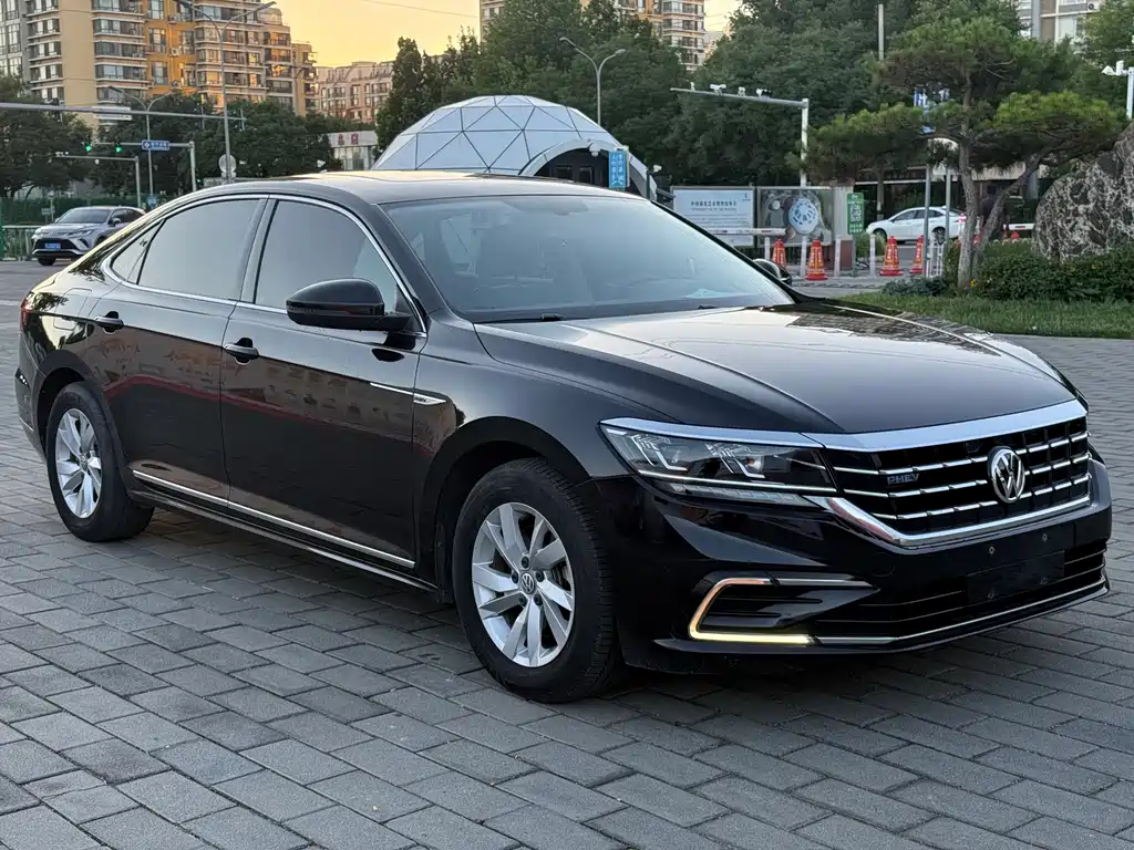 Volkswagen Passat PHEV — миниатюра 3