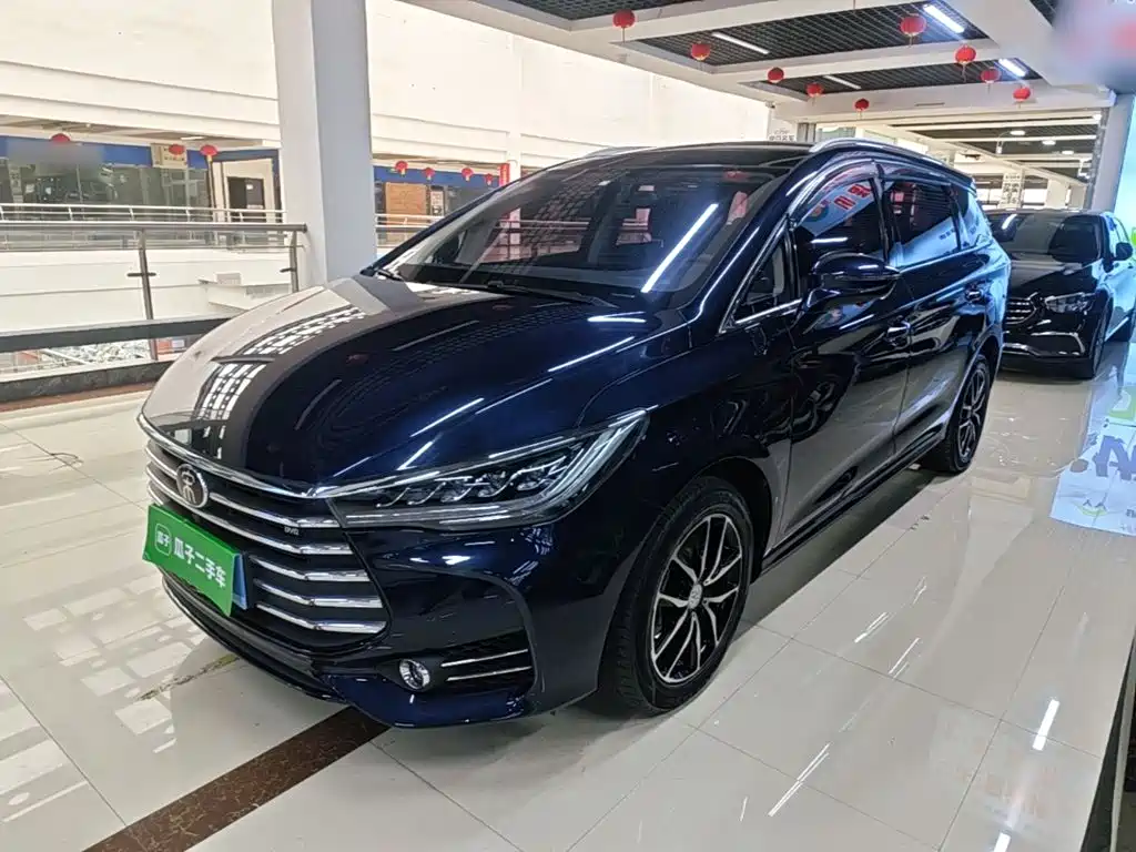 BYD MAX