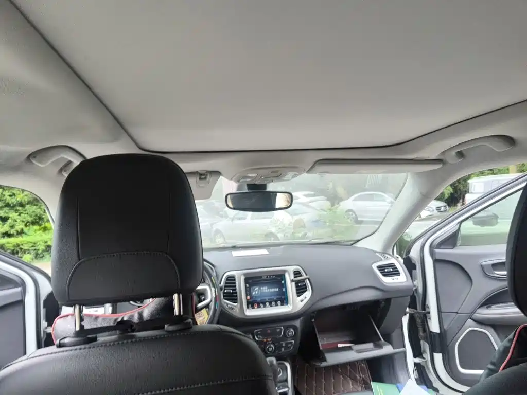 Jeep Compass — миниатюра 14