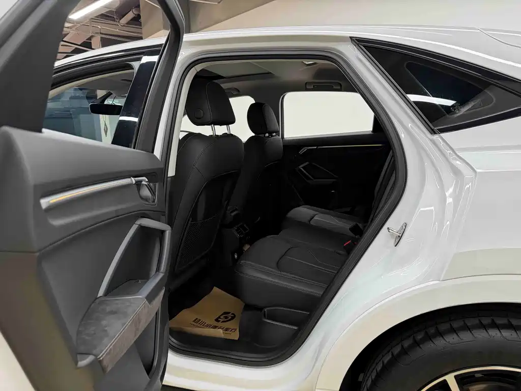 Audi Q3 Sportback — миниатюра 11
