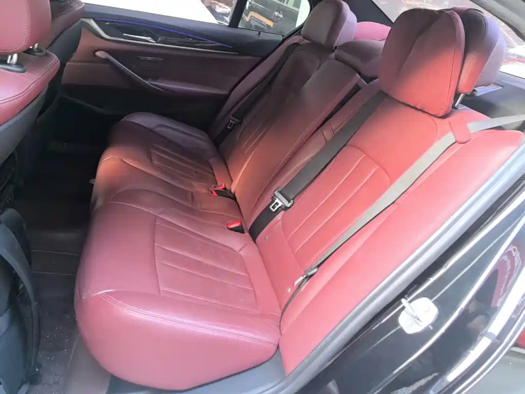 BMW 5 Series — миниатюра 17