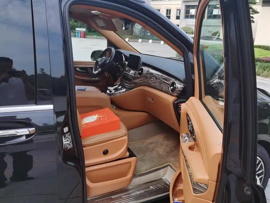 Mercedes-Benz V-Class — миниатюра 8