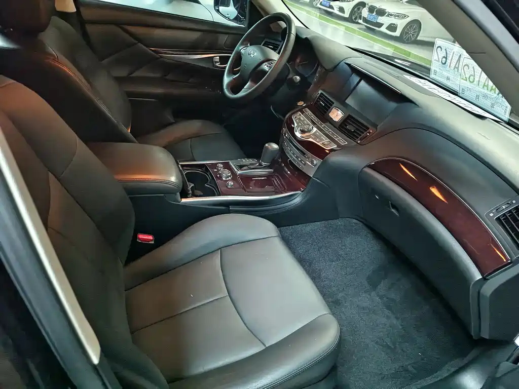 Infiniti Q70 — миниатюра 10