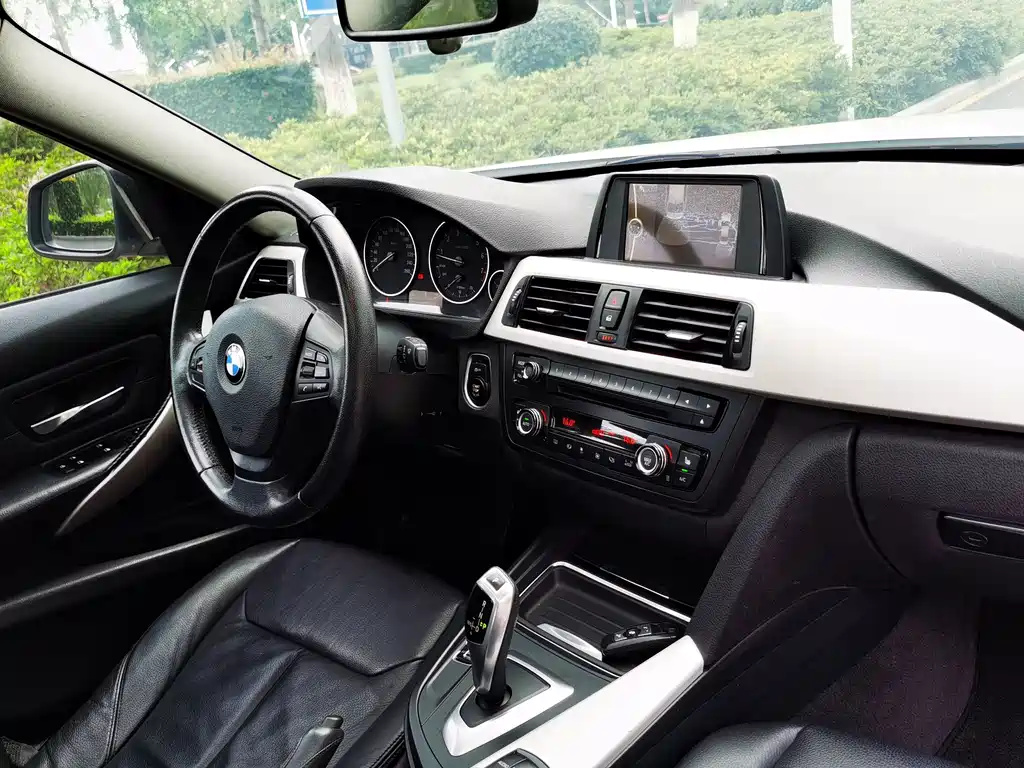 BMW 3 Series — миниатюра 14