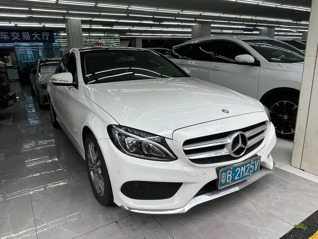 Mercedes-Benz C-Class — миниатюра 2
