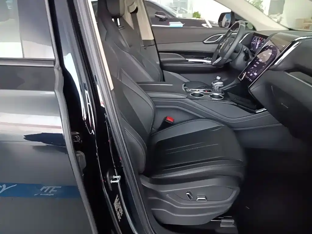 Hongqi Hongqi HS3 PHEV — миниатюра 25