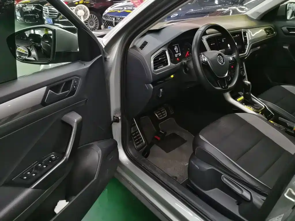 Volkswagen T-Roc — миниатюра 16
