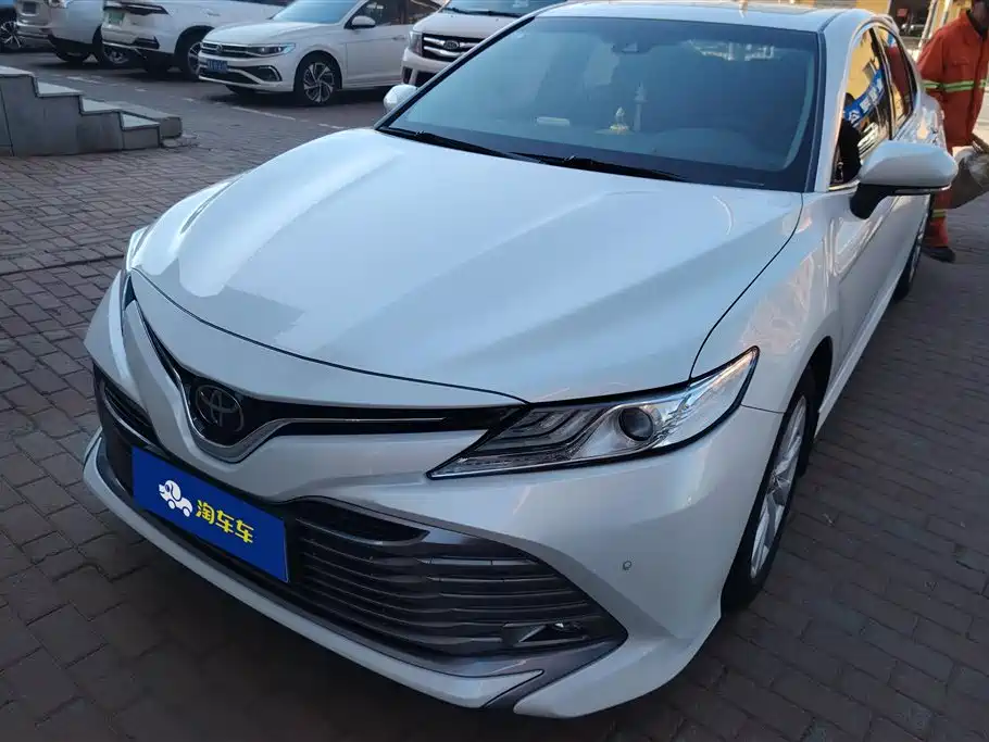 Toyota Camry 2019