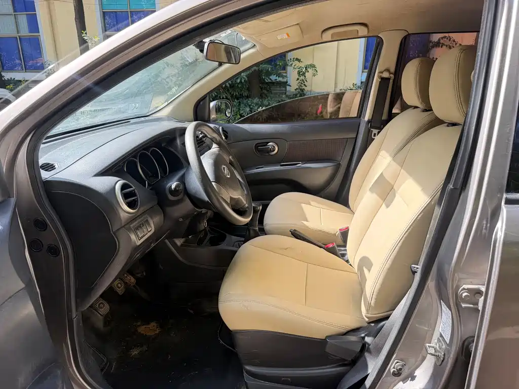 Nissan Livina — миниатюра 9
