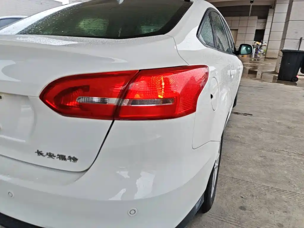 Ford Focus — миниатюра 8