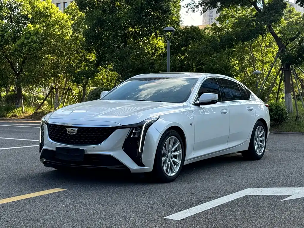2024 Cadillac CT5 - zdjęcie 1 z 17
