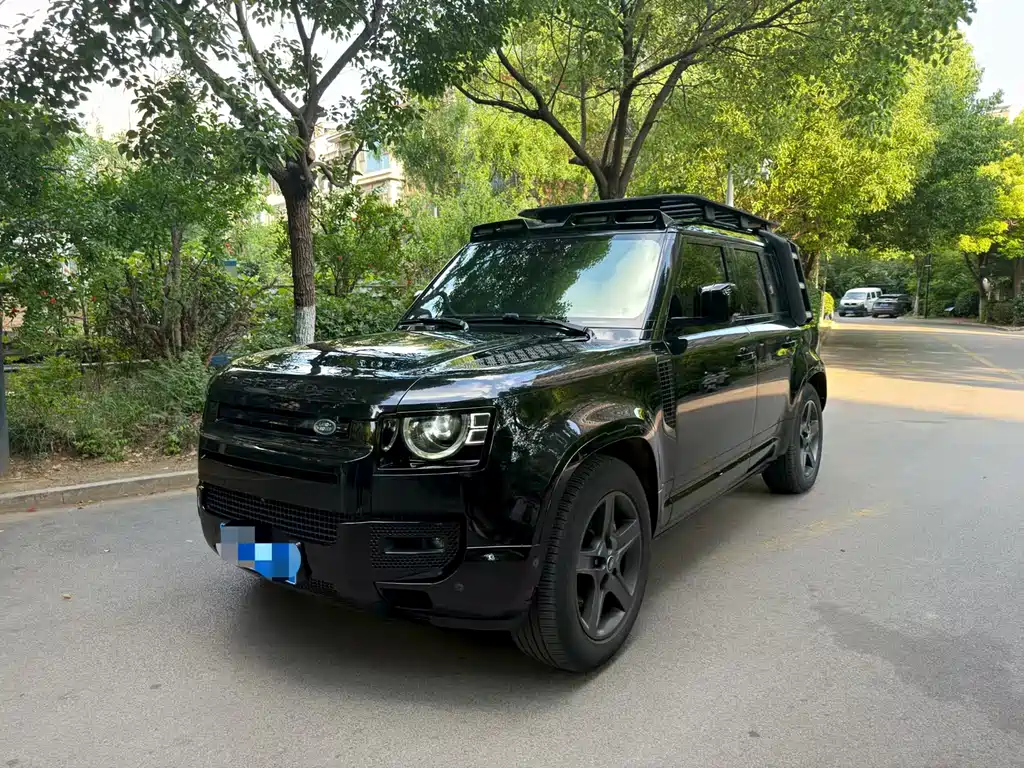 Land Rover Defender 2024