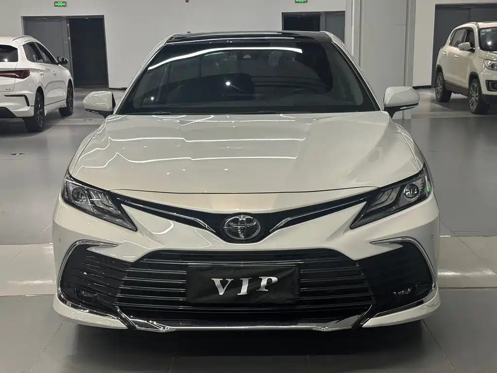 Toyota Camry — миниатюра 2