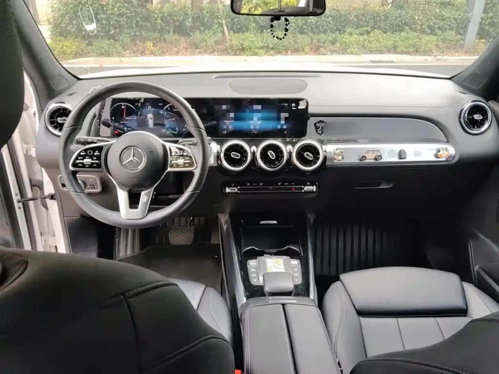 Mercedes-Benz GLB — миниатюра 10