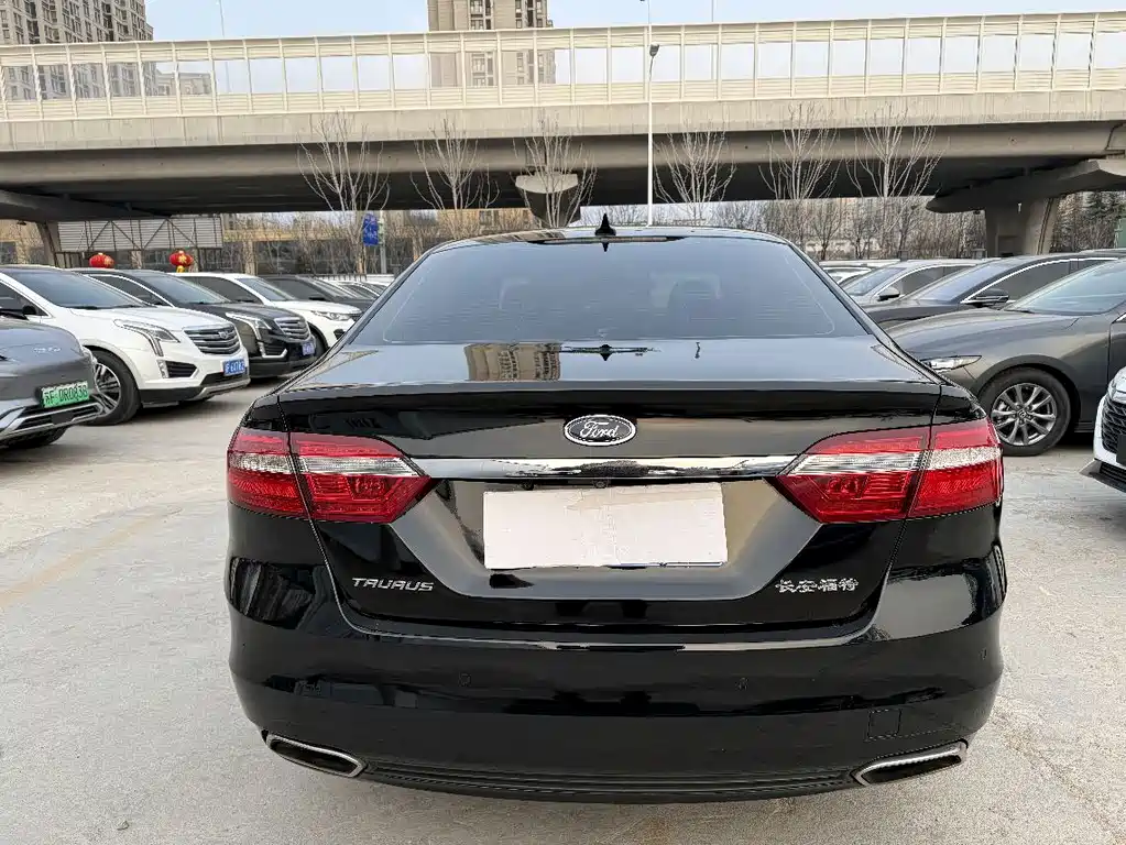 Ford Taurus — миниатюра 11