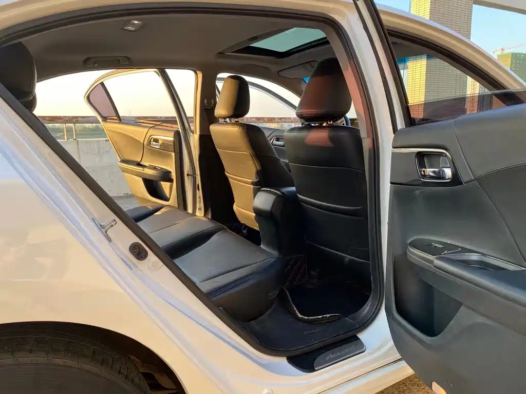 Honda Accord — миниатюра 7