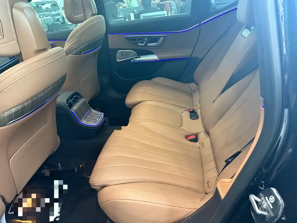 Mercedes-Benz E-Class — миниатюра 6