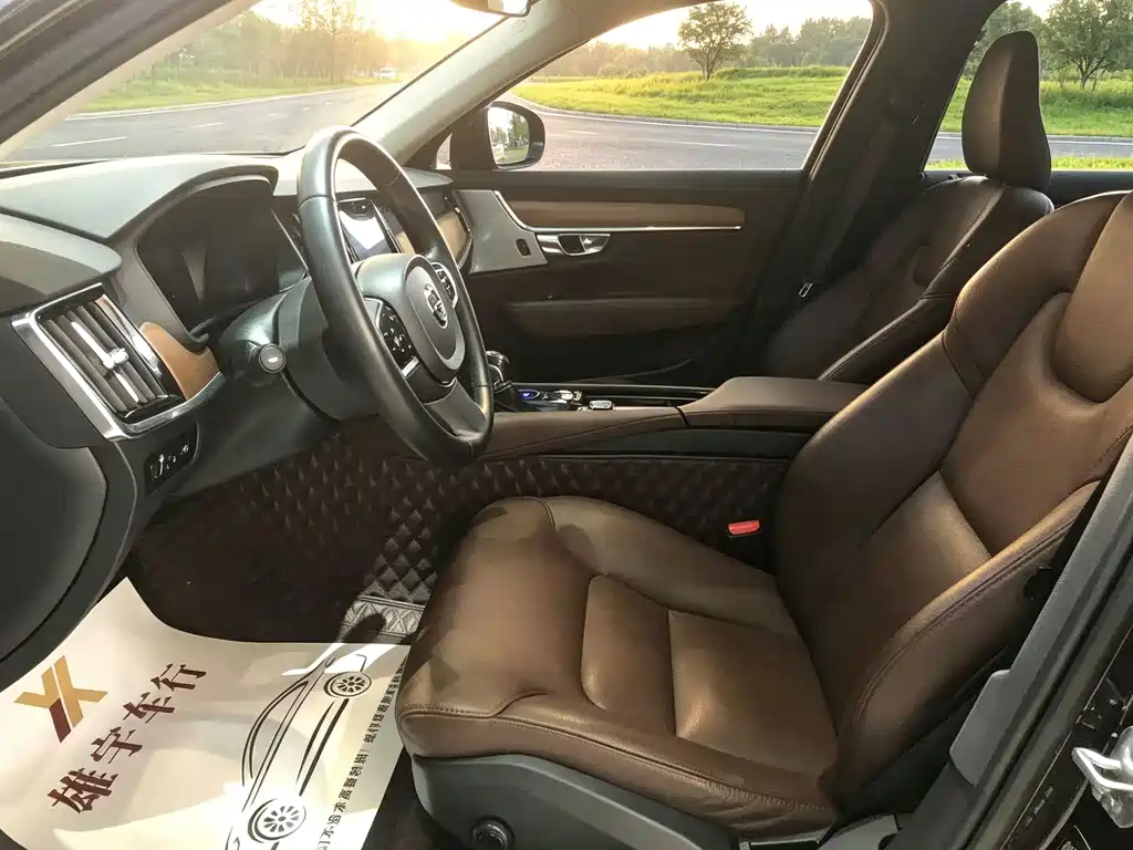 Volvo S90 — миниатюра 9