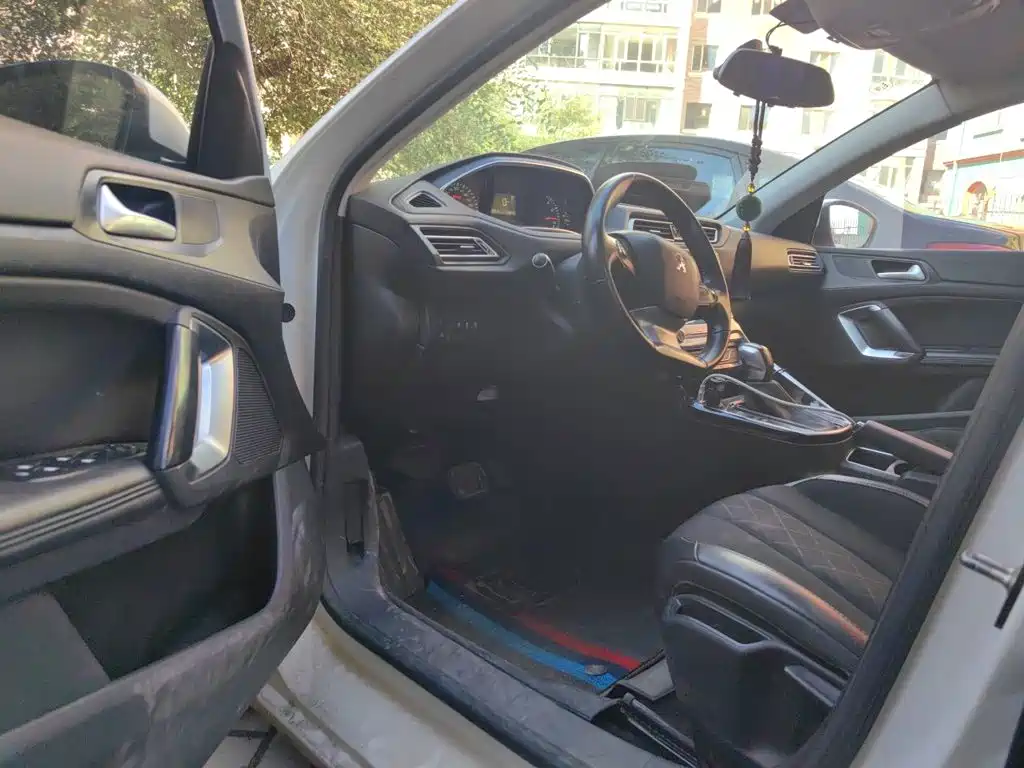 Peugeot 308 — миниатюра 17