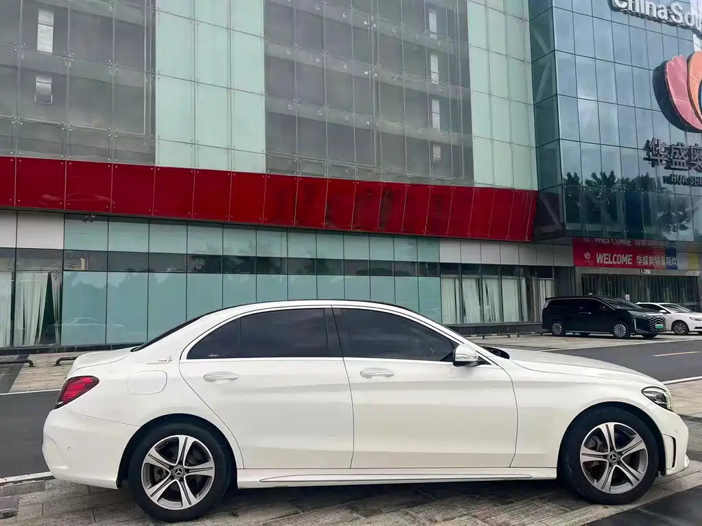 Mercedes-Benz C-Class — миниатюра 7