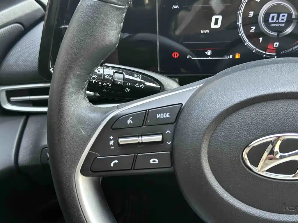 Hyundai Elantra — миниатюра 22