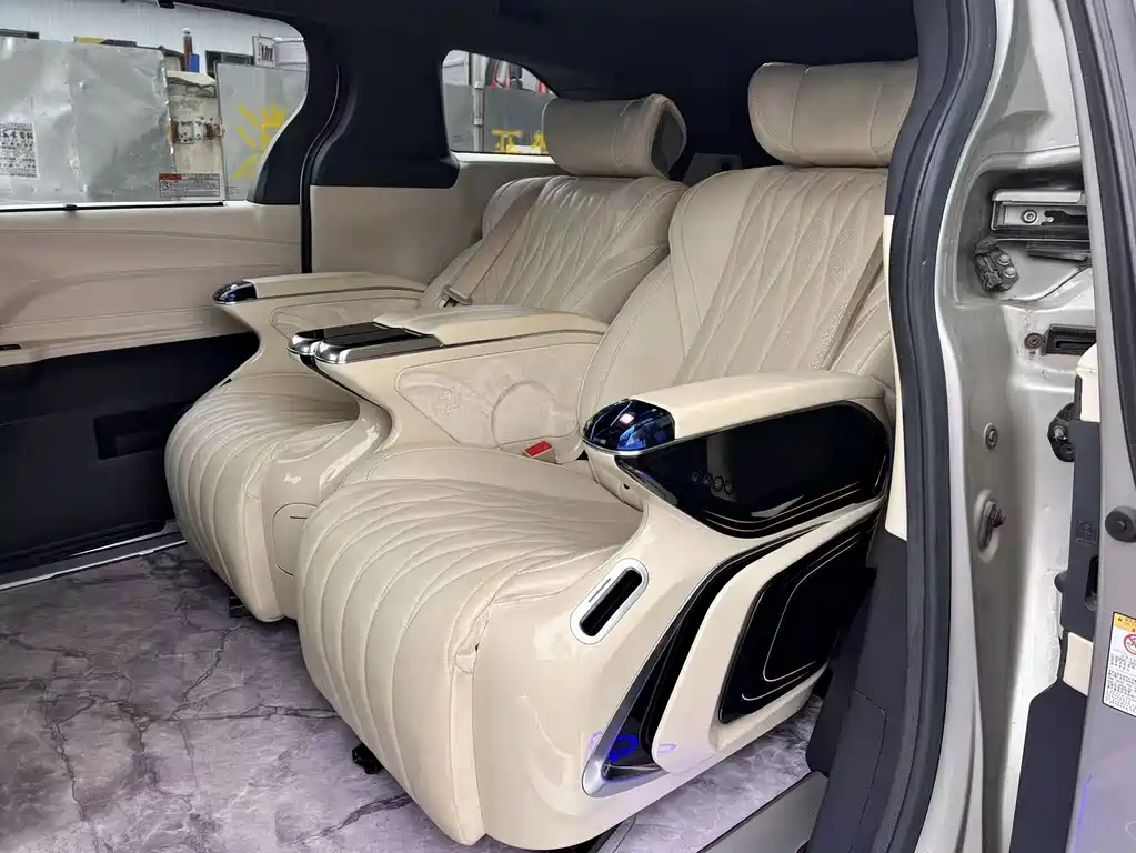 Toyota Sienna — миниатюра 5
