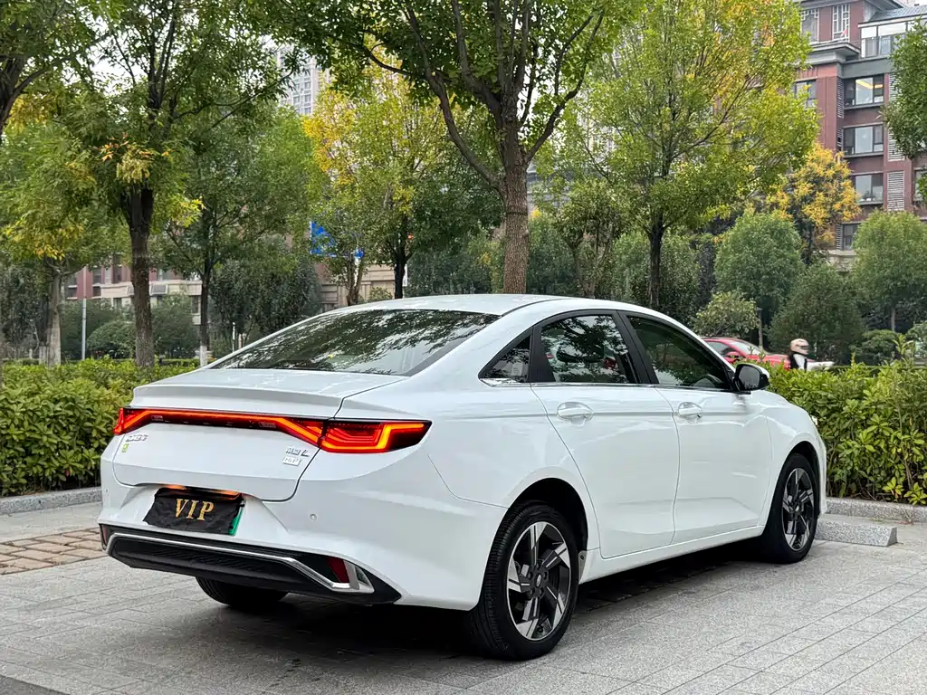 Geely L HiP — миниатюра 9