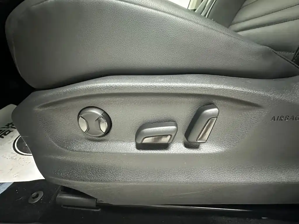 Volkswagen Touran — миниатюра 21