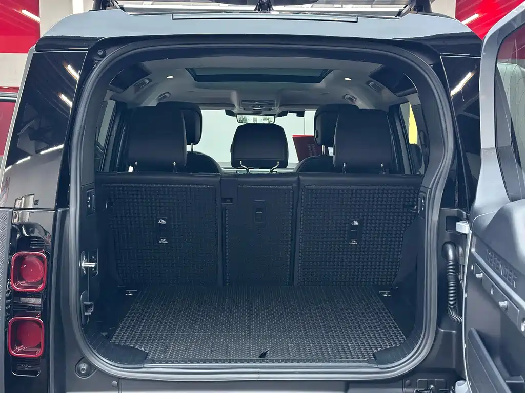 Land Rover Defender — миниатюра 24