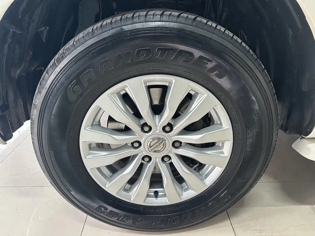 Nissan Patrol — миниатюра 14