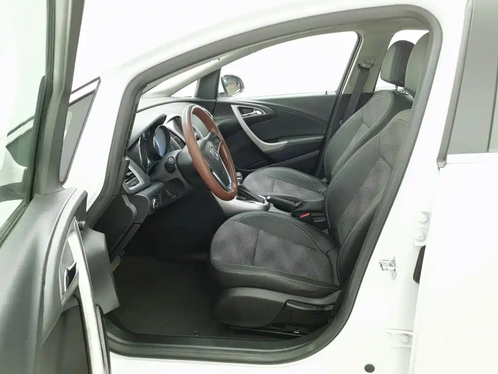 Buick Excelle — миниатюра 10