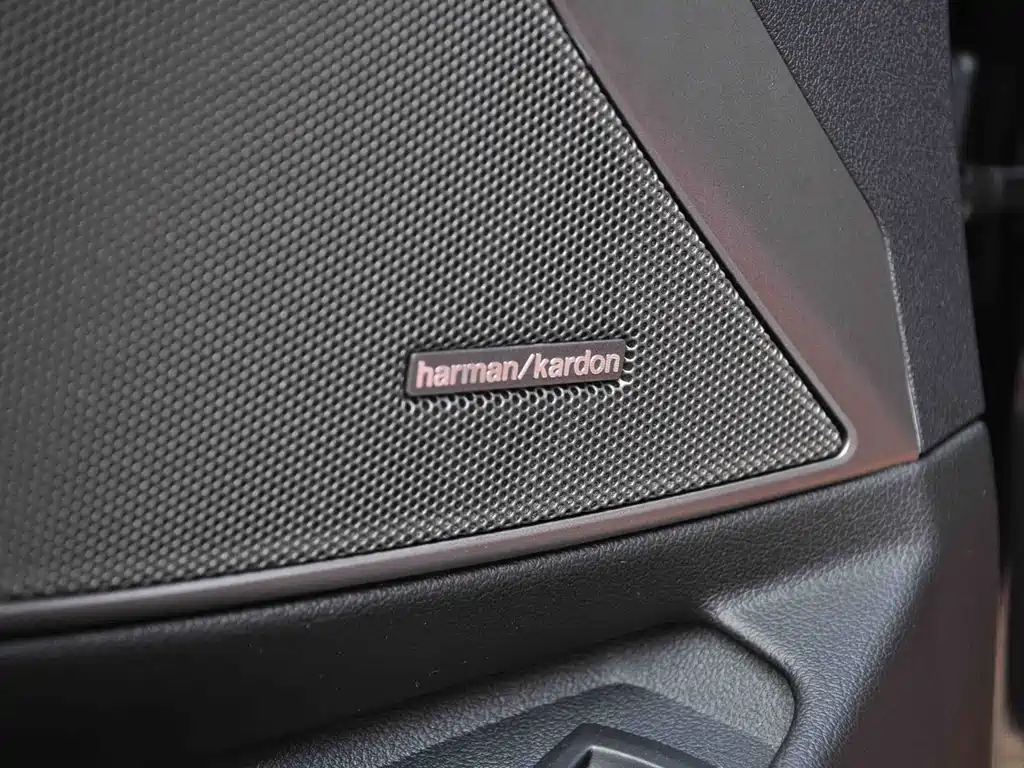 BMW 3 Series — миниатюра 12