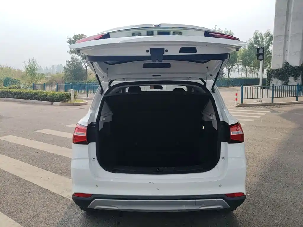 Roewe RX3 — миниатюра 19