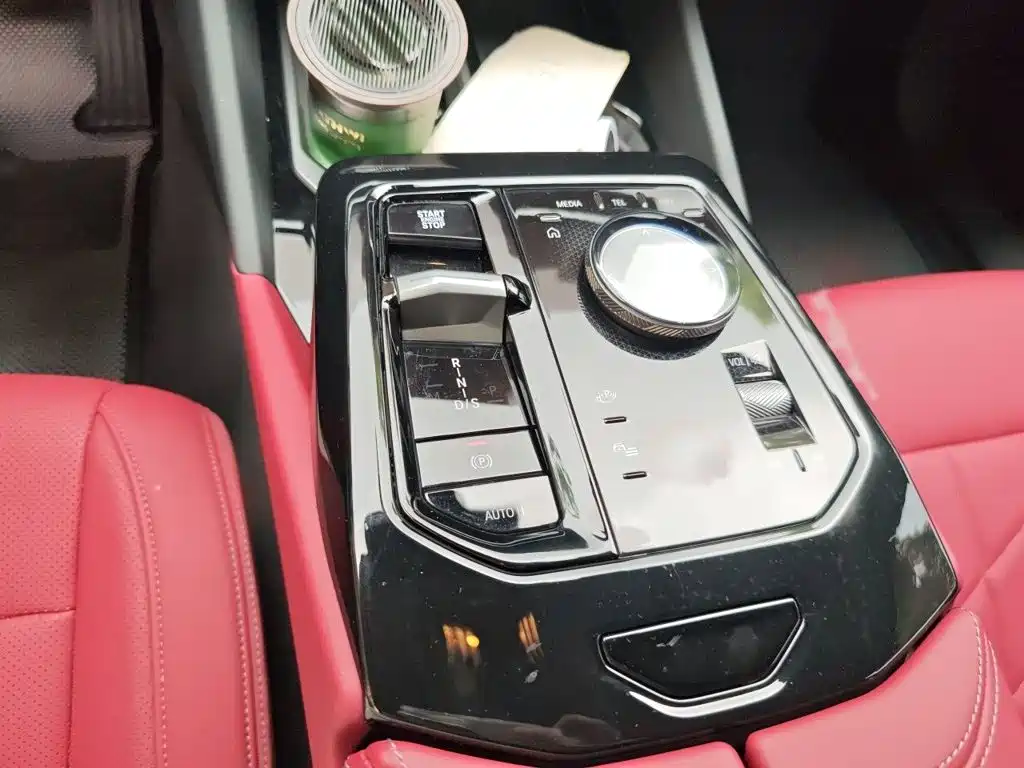 BMW 5 Series — миниатюра 7