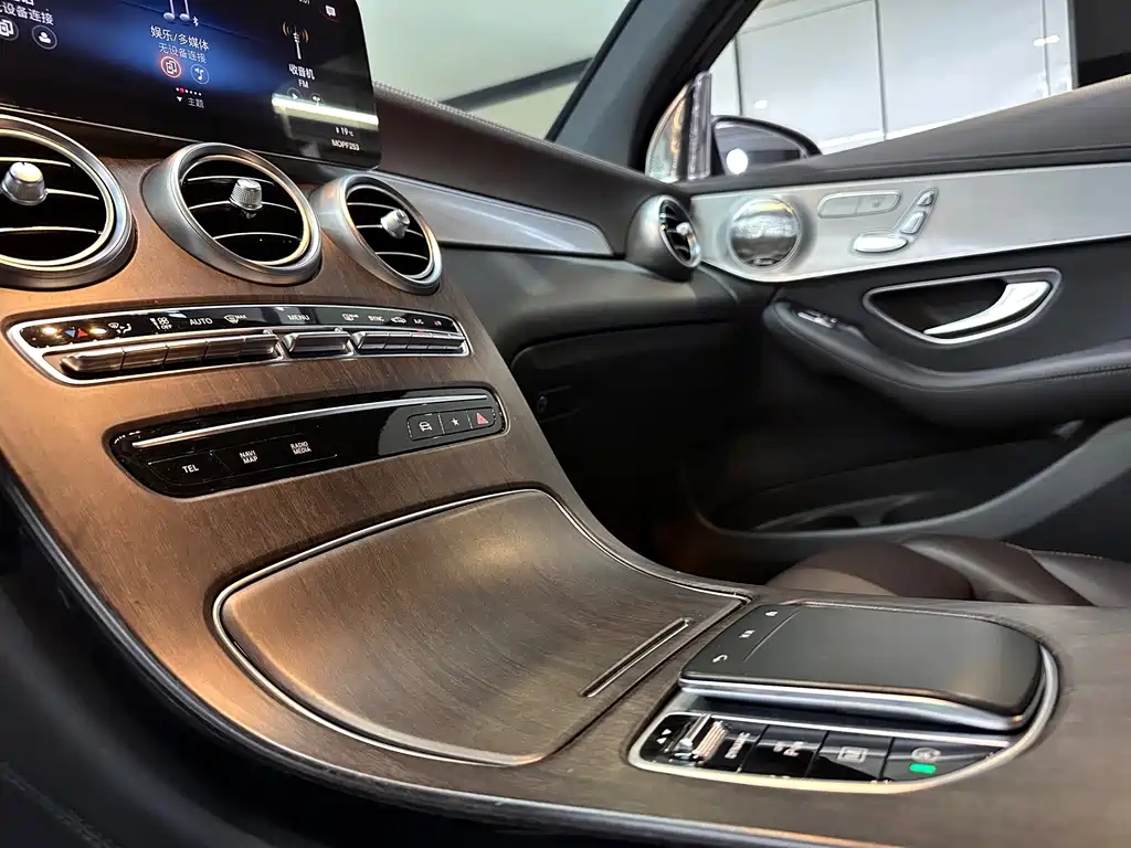 Mercedes-Benz GLC — миниатюра 8