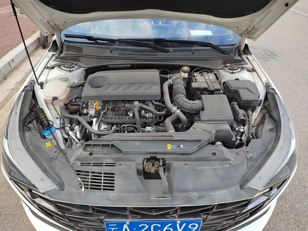 Hyundai Elantra — миниатюра 11