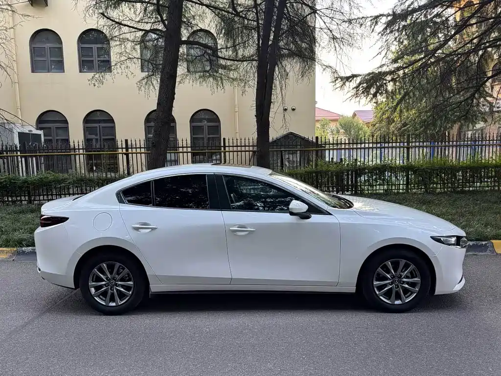 Mazda 3 Axela — миниатюра 8