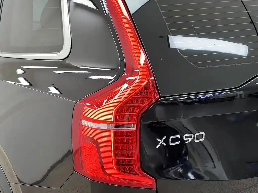 Volvo XC90 — миниатюра 9