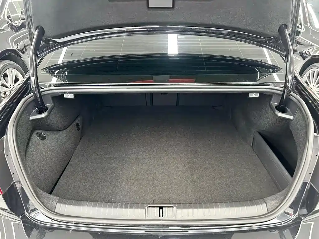 Volkswagen Magotan PHEV — миниатюра 19