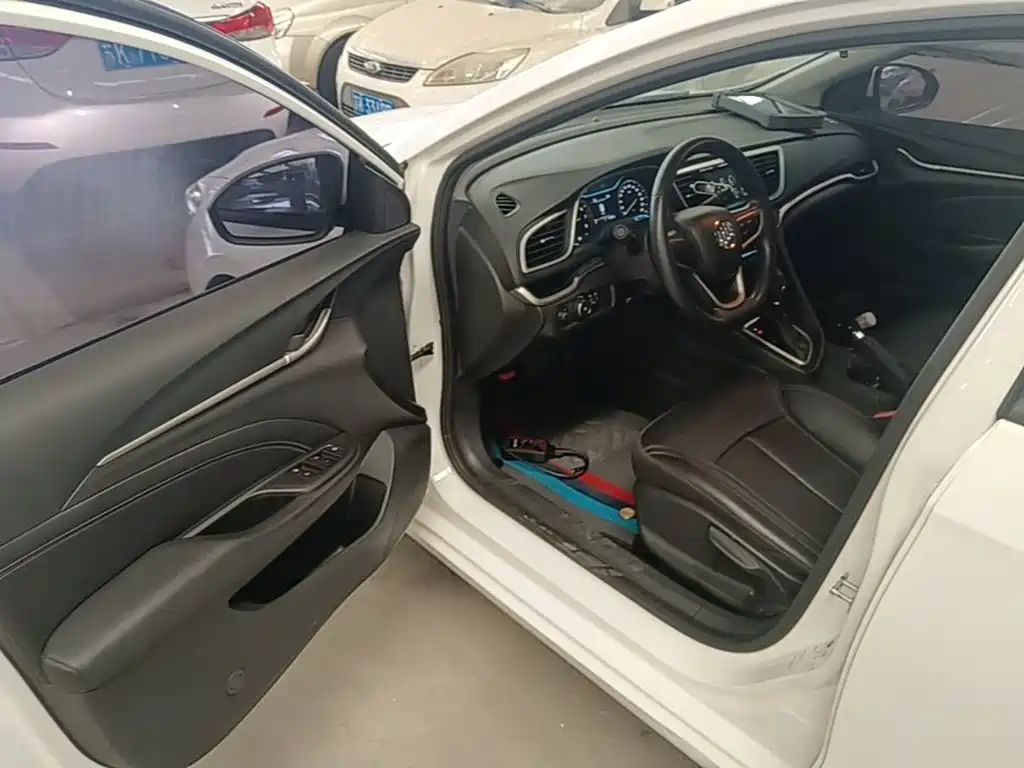 Buick Excelle — миниатюра 16