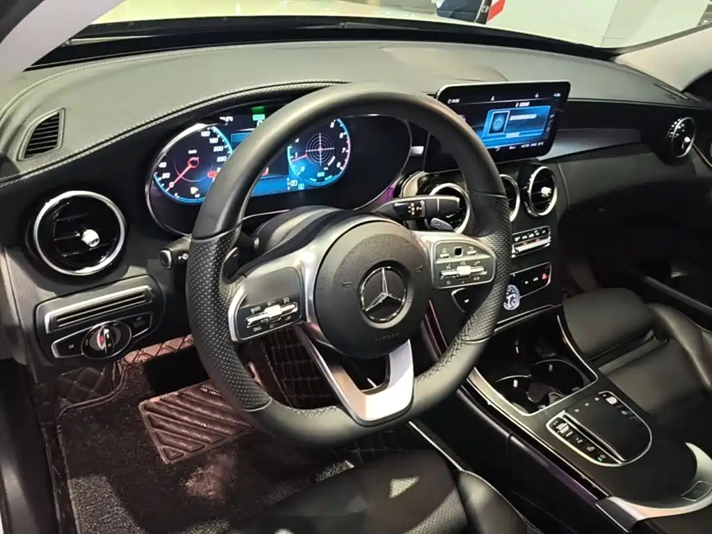 Mercedes-Benz C-Class — миниатюра 11