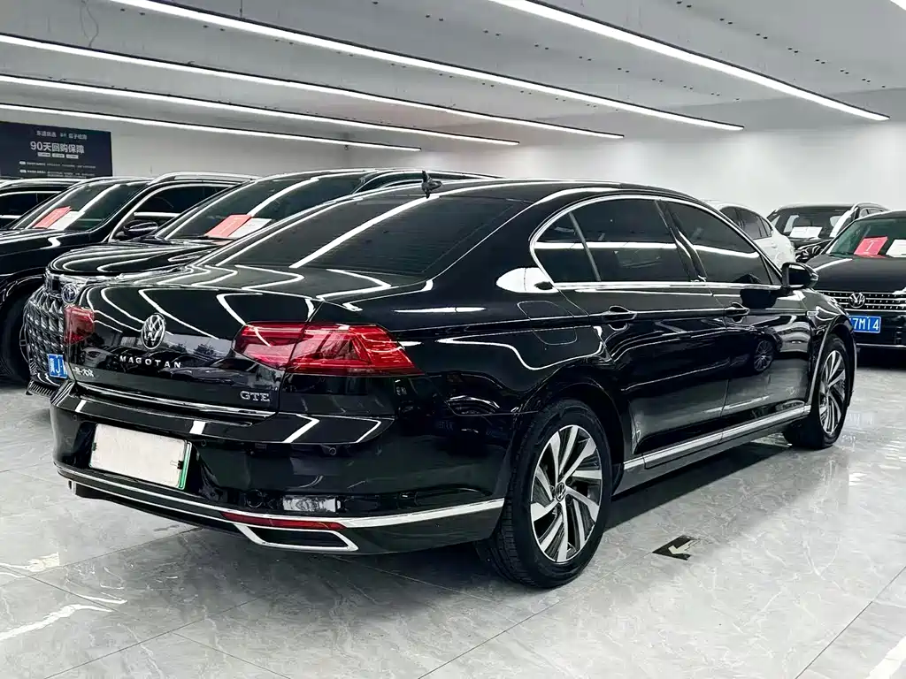 Volkswagen Magotan PHEV — миниатюра 6