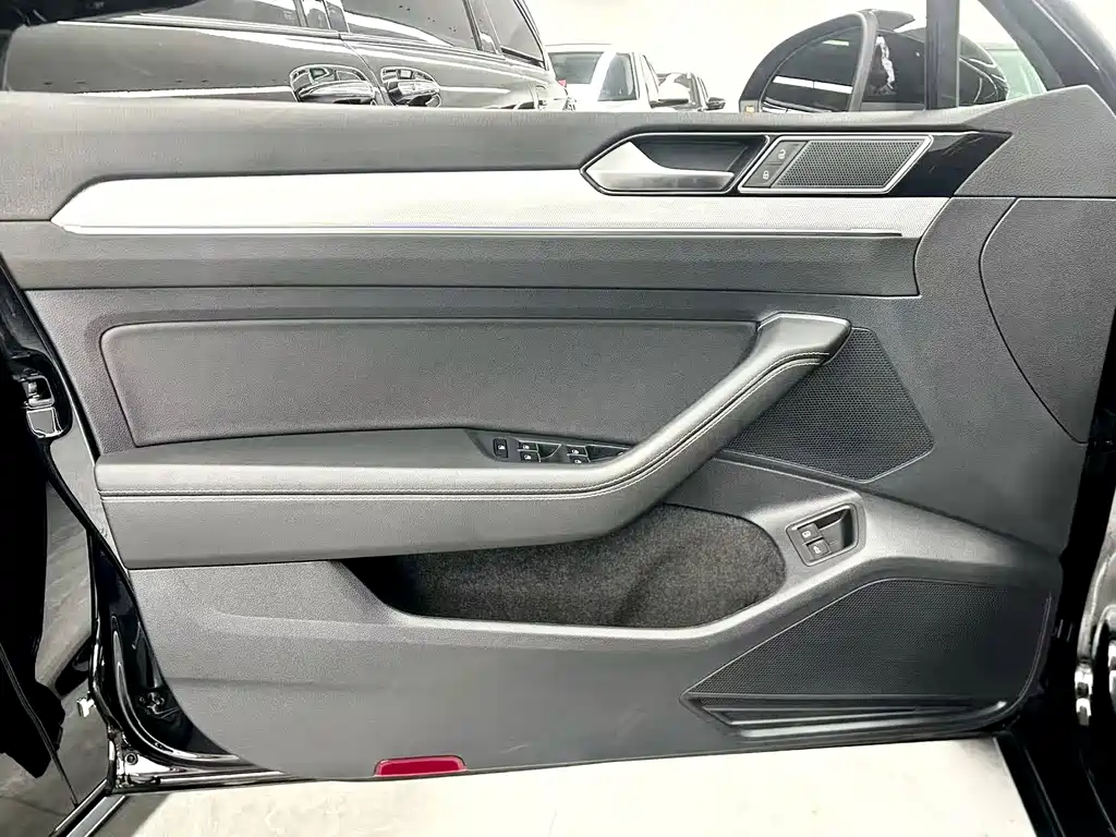 Volkswagen Magotan PHEV — миниатюра 12