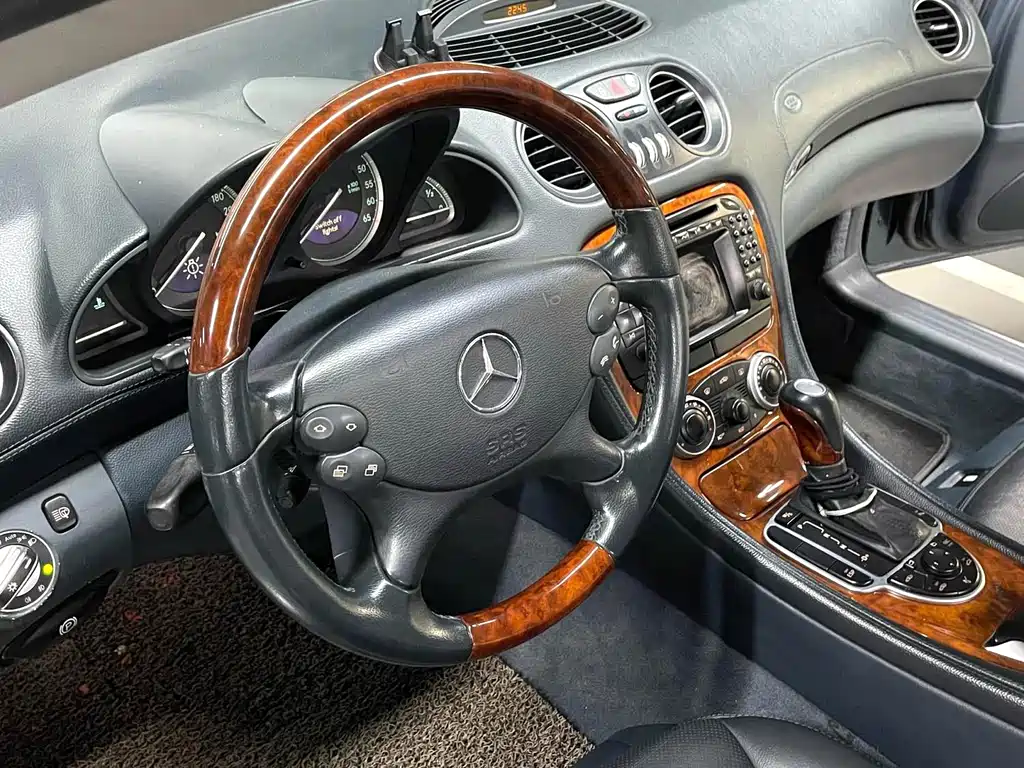 Mercedes-Benz SL-Class — миниатюра 8