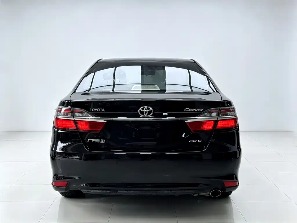 Toyota Camry — миниатюра 11