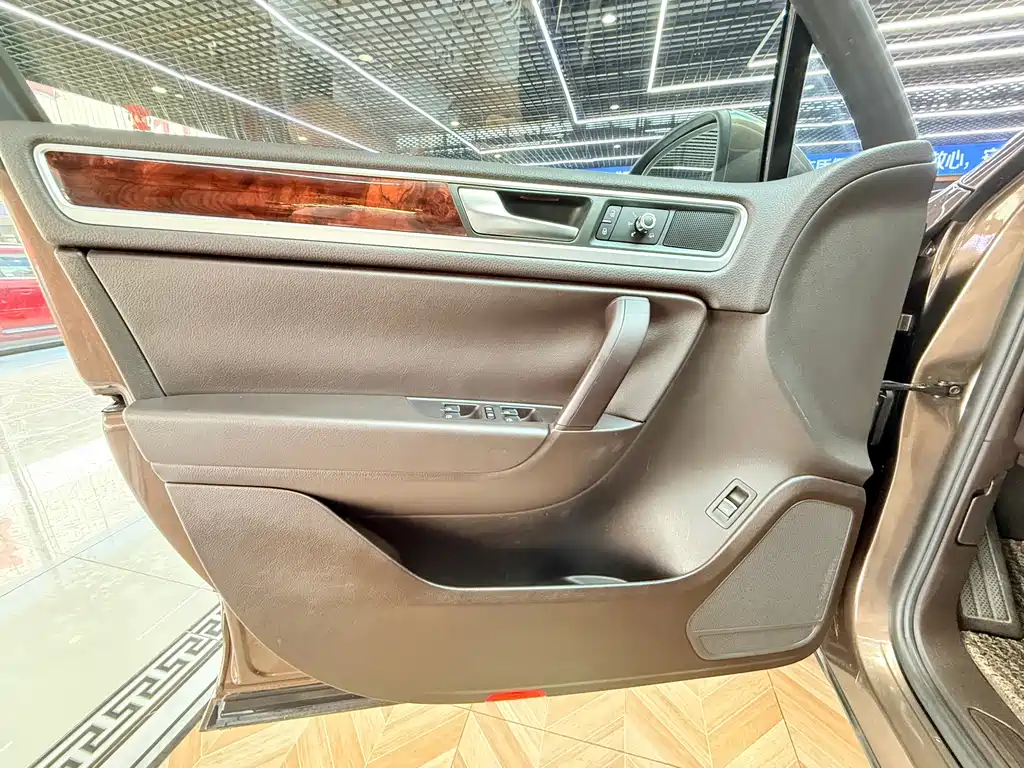 Volkswagen Touareg — миниатюра 8