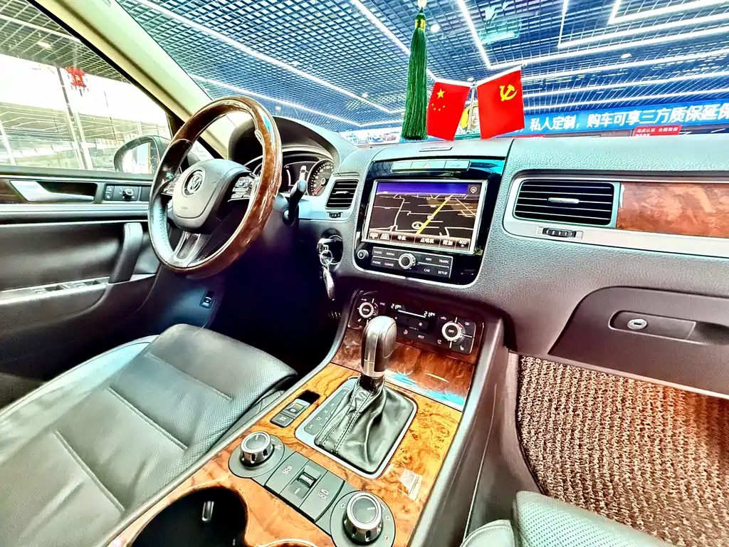 Volkswagen Touareg — миниатюра 12