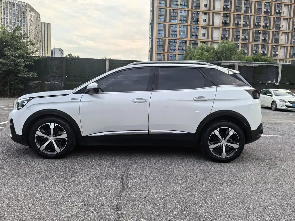 Peugeot 4008 — миниатюра 4