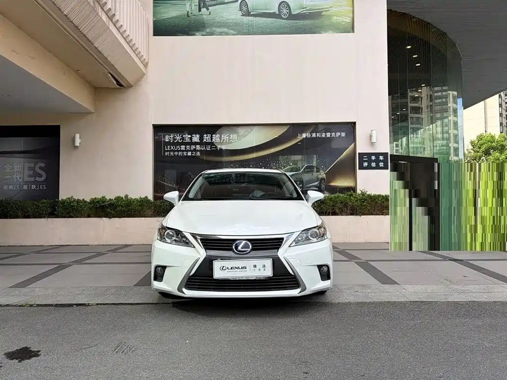 Lexus CT — миниатюра 3
